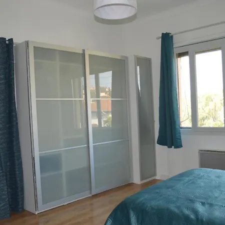 à Golfe Juan Vallauris